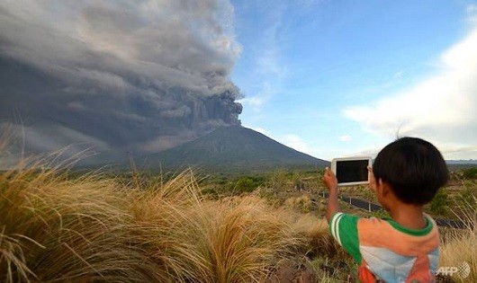 Núi lửa hoạt động mạnh tại Bali.