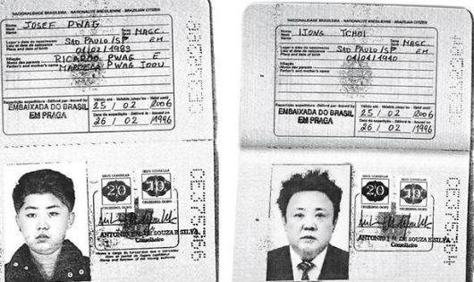 Hình ảnh 2 tấm hộ chiếu được cho là của cha con nhà lãnh đạo Triều Tiên.