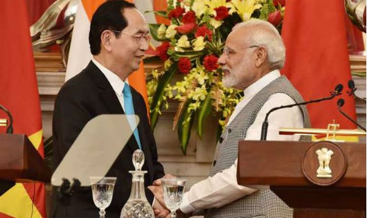 Chủ tịch nước Trần Đại Quang và Thủ tướng Ấn Độ Narendra Modi. Ảnh: PIB India