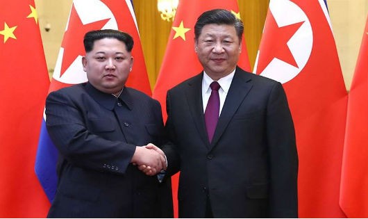 Nhà lãnh đạo Triều Tiên và Chủ tịch Trung Quốc Tập Cận Bình.