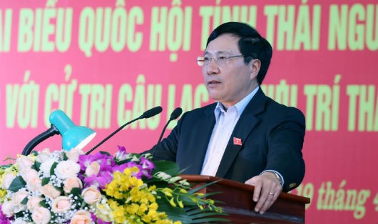 Phó Thủ tướng, Bộ trưởng Ngoại giao Phạm Bình Minh tại buổi tiếp xúc cử tri. Ảnh: Chinhphu.vn