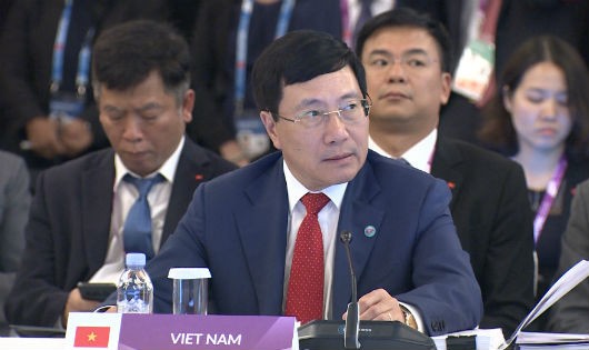 Phó thủ tướng, Bộ trưởng Ngoại giao Phạm Bình Minh tại hội nghị.