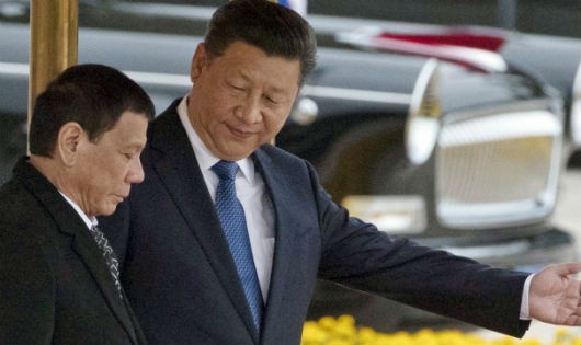 Tổng thống Philippines Duterte và Chủ tịch Trung Quốc Tập Cận Bình.