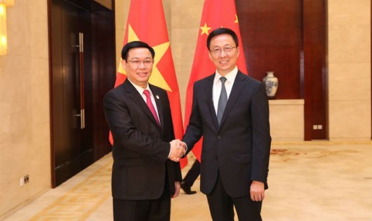 Phó Thủ tướng Vương Đình Huệ và Phó Thủ tướng Trung Quốc Hàn Chính.
