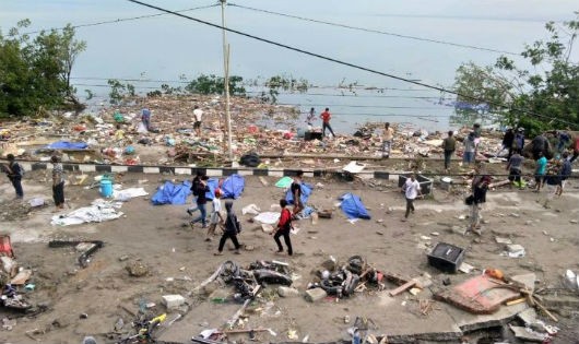 Động đất - sóng thần gây tan hoang ở Indonesia