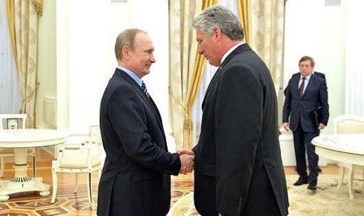 Tổng thống Nga và Chủ tịch Cuba.