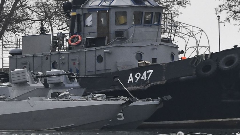 Một trong các tàu Ukraine đang bị phía Nga giam giữ.