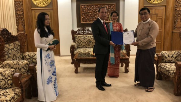 Thứ trưởng Bộ Ngoại giao Nguyễn Quốc Dũng tiếp kiến lãnh đạo Myanmar