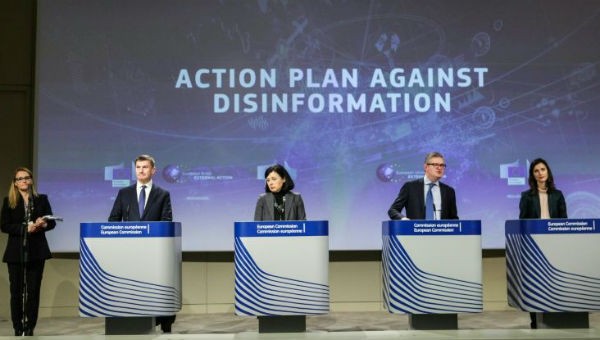 Các quan chức châu Âu vận động chống lại việc phát tán tin giả mà họ xem là một mối đe dọa với các chiến dịch tranh cử.