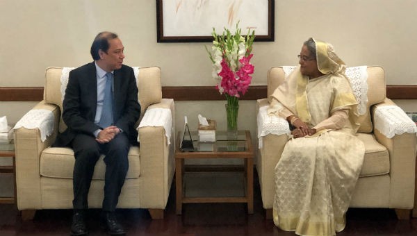 Thứ trưởng Ngoại giao Nguyễn Quốc Dũng đã đến chào Thủ tướng Bangladesh Sheikh Hasina.
