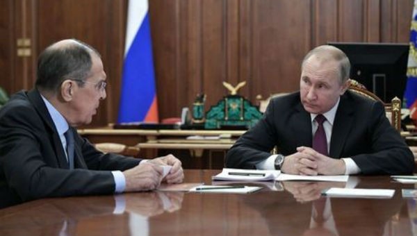 Tổng thống Nga Putin và Bộ trưởng Quốc phòng nước này Shoigu.