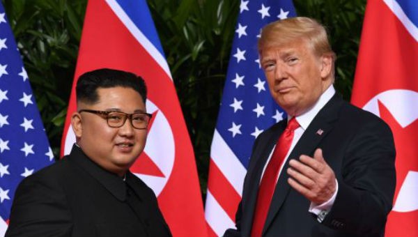 Ông Trump và ông Kim tại cuộc gặp lịch sử ở Singapore.