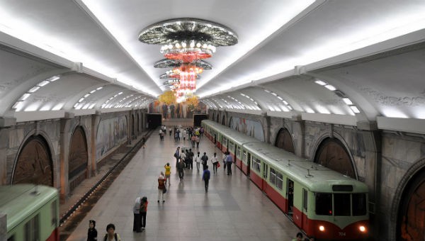 Bình Nhưỡng có hệ thống tàu điện ngầm hiện đại. Ảnh: Saigontourist