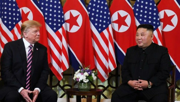 Ông Trump và ông Kim tại hội nghị thượng đỉnh ở Việt Nam