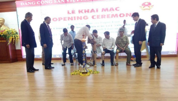 Hình ảnh tại lễ khai mạc dự án lắp chân giả Jaipur tại tỉnh Phú Thọ năm 2018. Ảnh: ĐSQ Ấn Độ tại Việt Nam