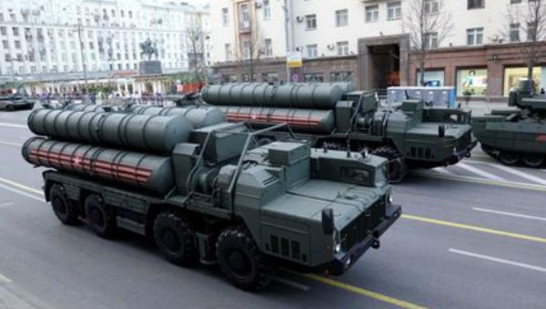 Hệ thống phòng thủ tên lửa S-400 của Nga.