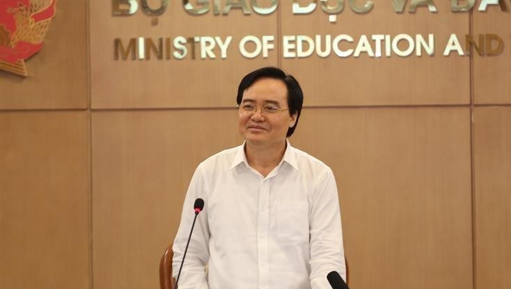 Bộ trưởng Bộ GD&ĐT Phùng Xuân Nhạ phát biểu tại tọa đàm.