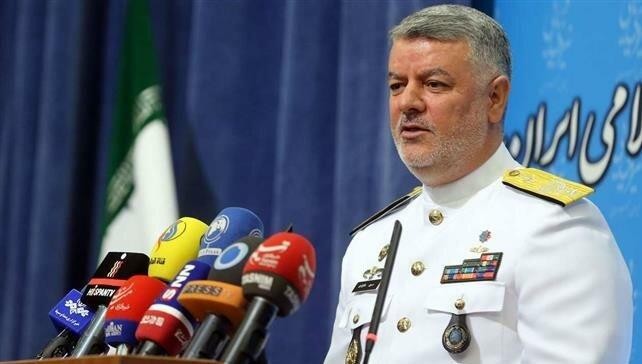 Tư lệnh Hải quân Iran Hossein Khanzadi.