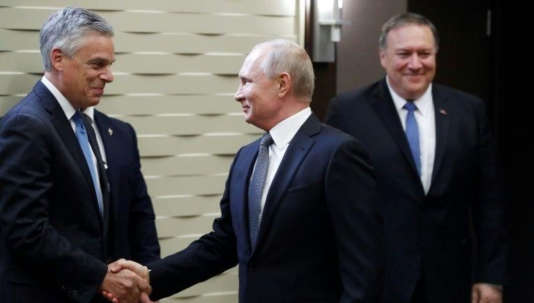 Ông Huntsman và Tổng thống Nga Putin.