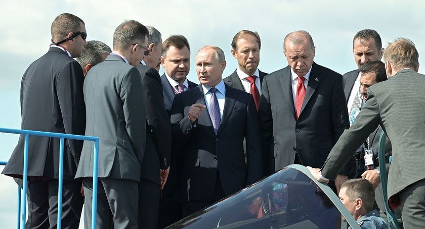 Tổng thống Nga Vladimir Putin và người đồng cấp Thổ Nhĩ Kỳ Recep Tayyip Erdogan thăm Triển lãm Hàng không Quốc tế MAKS-2019.