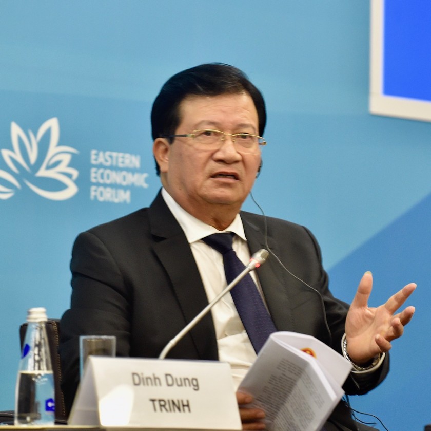 Phó Thủ tướng Chính phủ Trịnh Đình Dũng phát biểu tại diễn đàn.