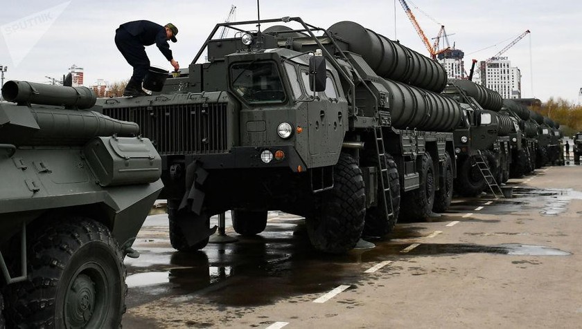Hệ thống tên lửa phòng không S-400 của Nga.
