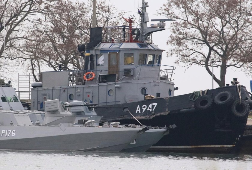 Các tàu Ukraine bị phía Nga bắt giữ.