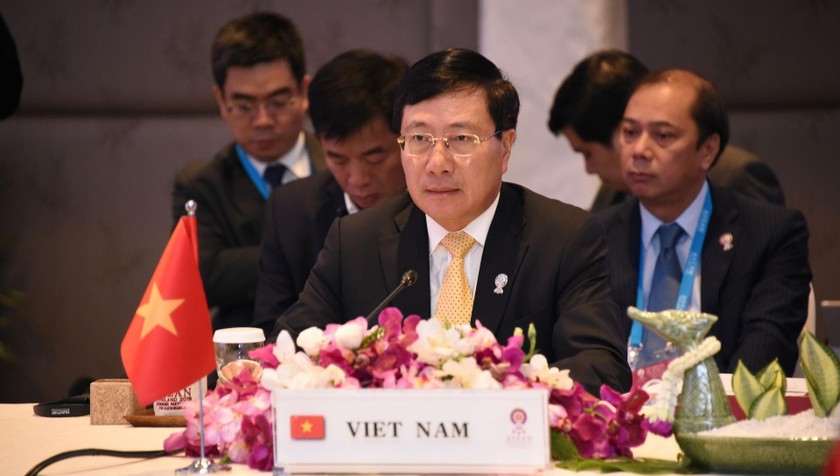 Phó Thủ tướng Phạm Bình Minh dự hội nghị.
