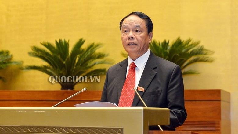 Chủ nhiệm Ủy ban Quốc phòng và An ninh của Quốc hội Võ Trọng Việt trình bày báo cáo tại phiên họp.