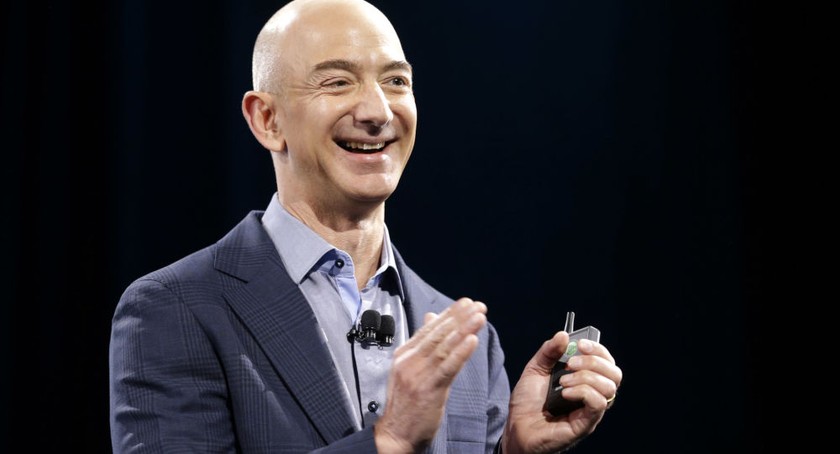 CEO Amazon Jeff Bezos vẫn đang là người giàu nhất thế giới