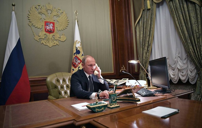 Tổng thống Nga Vladimir Putin điện đàm với người đồng cấp Ukraine Zelensky.