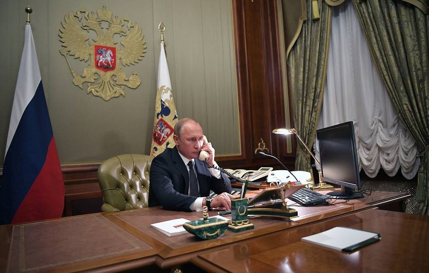 Tổng thống Nga Vladimir Putin điện đàm với người đồng cấp Ukraine Zelensky dịp Năm mới.