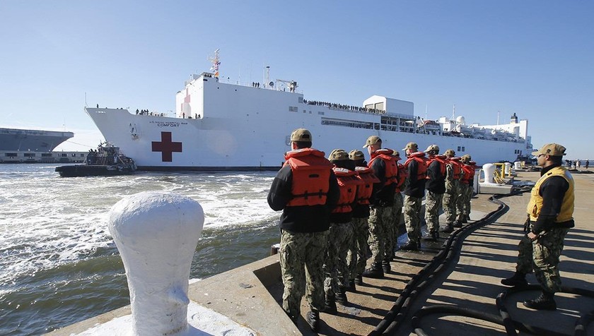 Tàu bệnh viện USNS Comfort của Hải quân Mỹ