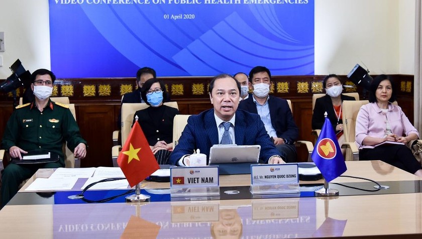 Thứ trưởng Nguyễn Quốc Dũng dự Hội nghị trực tuyến liên ngành giữa các quan chức cao cấp ASEAN-Mỹ nhằm thúc đẩy phối hợp và hợp tác giữa Mỹ và ASEAN trong ứng phó với dịch bệnh Covid-19 ngày 1/4.