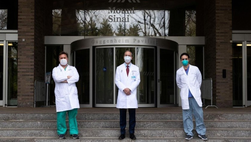 Các bác sĩ tại Bệnh viện Mount Sinai.