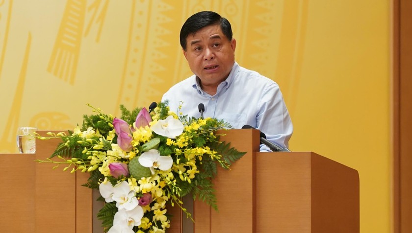 Bộ trưởng Nguyễn Chí Dũng phát biểu tại hội nghị. Ảnh VGP