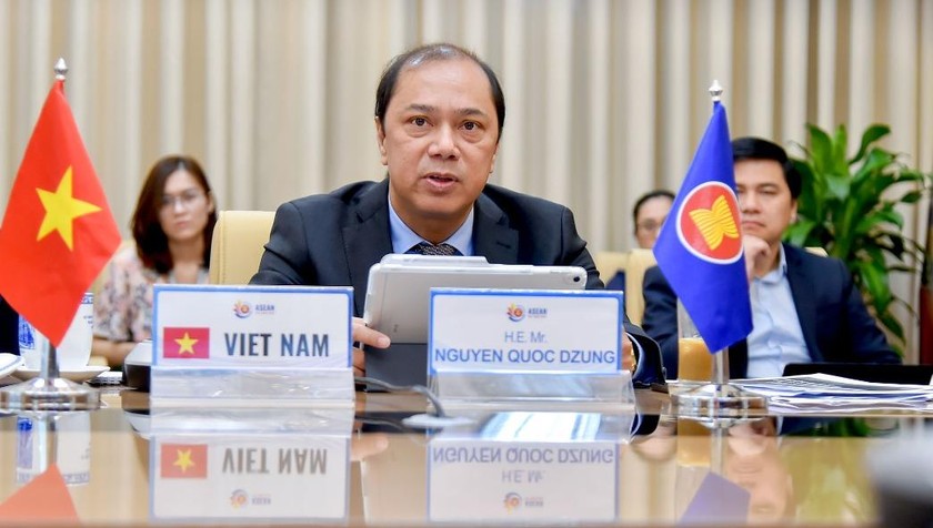 Thứ trưởng Bộ Ngoại giao Nguyễn Quốc Dũng dự hội nghị.