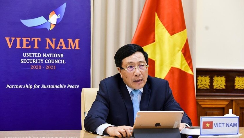 Phó Thủ tướng, Bộ trưởng Ngoại giao Phạm Bình Minh dự phiên thảo luận.
