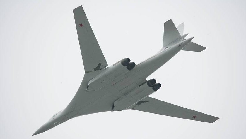 Máy bay ném bom chiến lược Tu-160 của Nga.