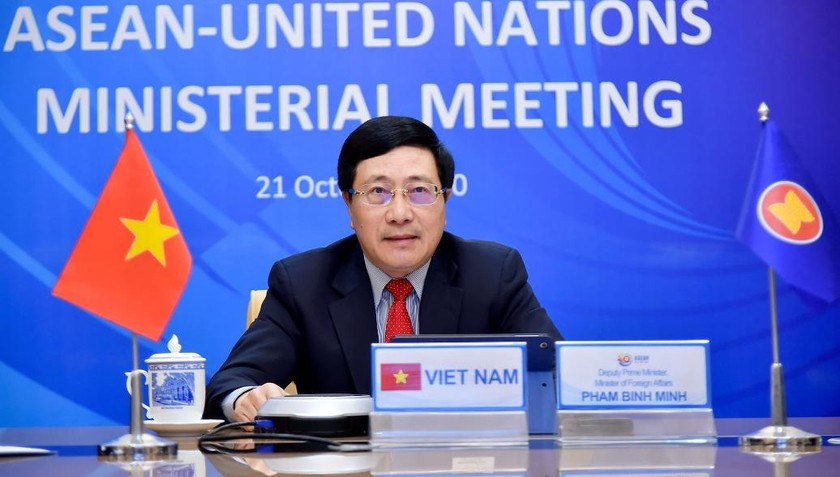 Phó Thủ tướng, Bộ trưởng Phạm Bình Minh chủ trì Hội nghị.