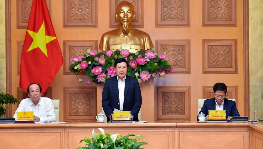 Phó Thủ tướng Phạm Bình Minh phát biểu tại phiên họp.