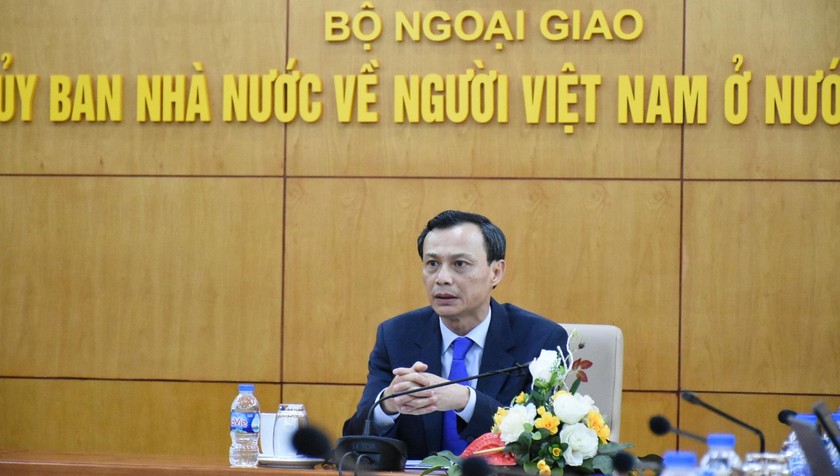 Phó Chủ nhiệm Ủy ban Nhà nước về NVNONN Lương Thanh Nghị.
