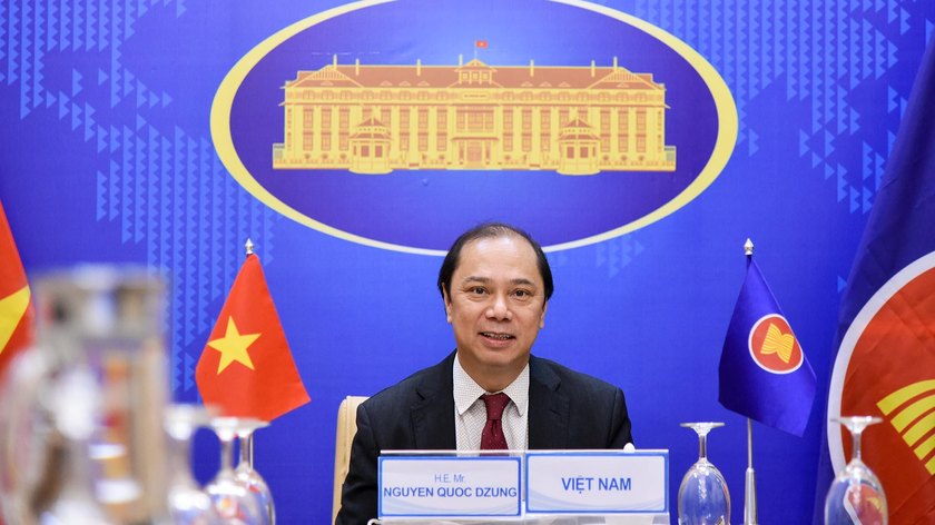 Thứ trưởng Nguyễn Quốc Dũng dự hội nghị.