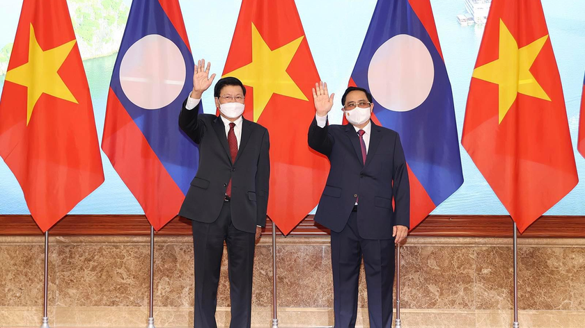 Thủ tướng Chính phủ Phạm Minh Chính và Tổng Bí thư, Chủ tịch nước Lào Thongloun Sisoulith.