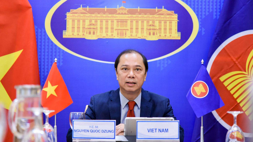 Thứ trưởng Ngoại giao Nguyễn Quốc Dũng dự Hội nghị.