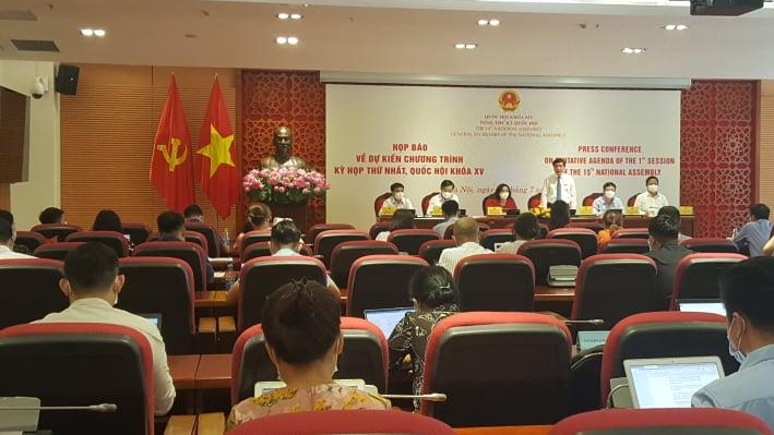 Tổng Thư ký Quốc hội, Chủ nhiệm Văn phòng Quốc hội Bùi Văn Cường phát biểu tại họp báo.