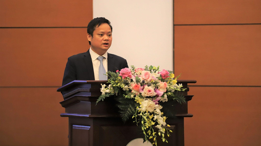 Phó Chủ nhiệm Văn phòng Quốc hội Vũ Minh Tuấn thông tin tại họp báo.
