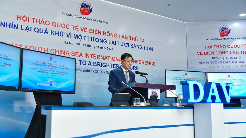 Thứ trưởng Bộ Ngoại giao Phạm Quang Hiệu phát biểu chào mừng.