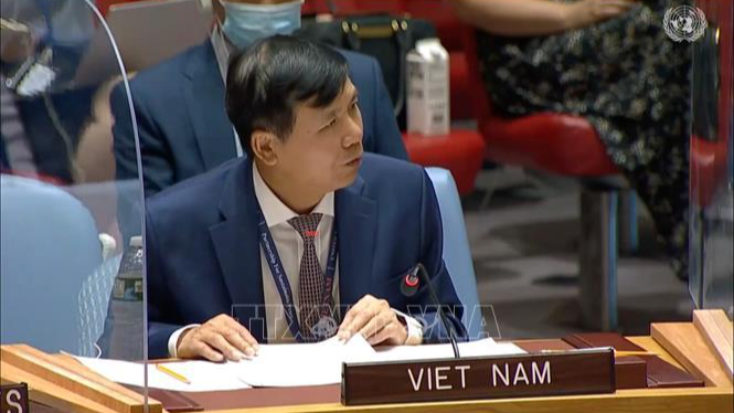 Đại sứ Đặng Đình Quý tại một phiên họp của Hội đồng bảo an Liên hợp quốc.
