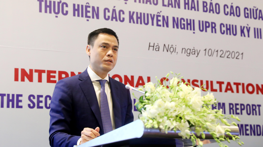 Thứ trưởng Ngoại giao Đặng Hoàng Giang phát biểu tại hội thảo.